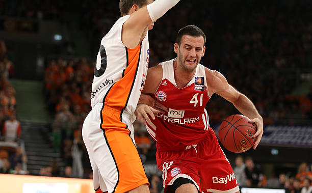 盟高层与商 盟高层与商