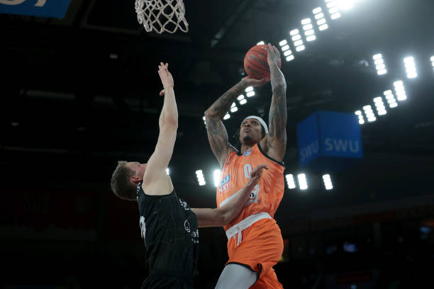 泰山队剑指 泰山队剑指